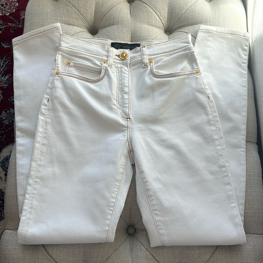 Versace women’s size 25 high rise white jeans in excellent condition
